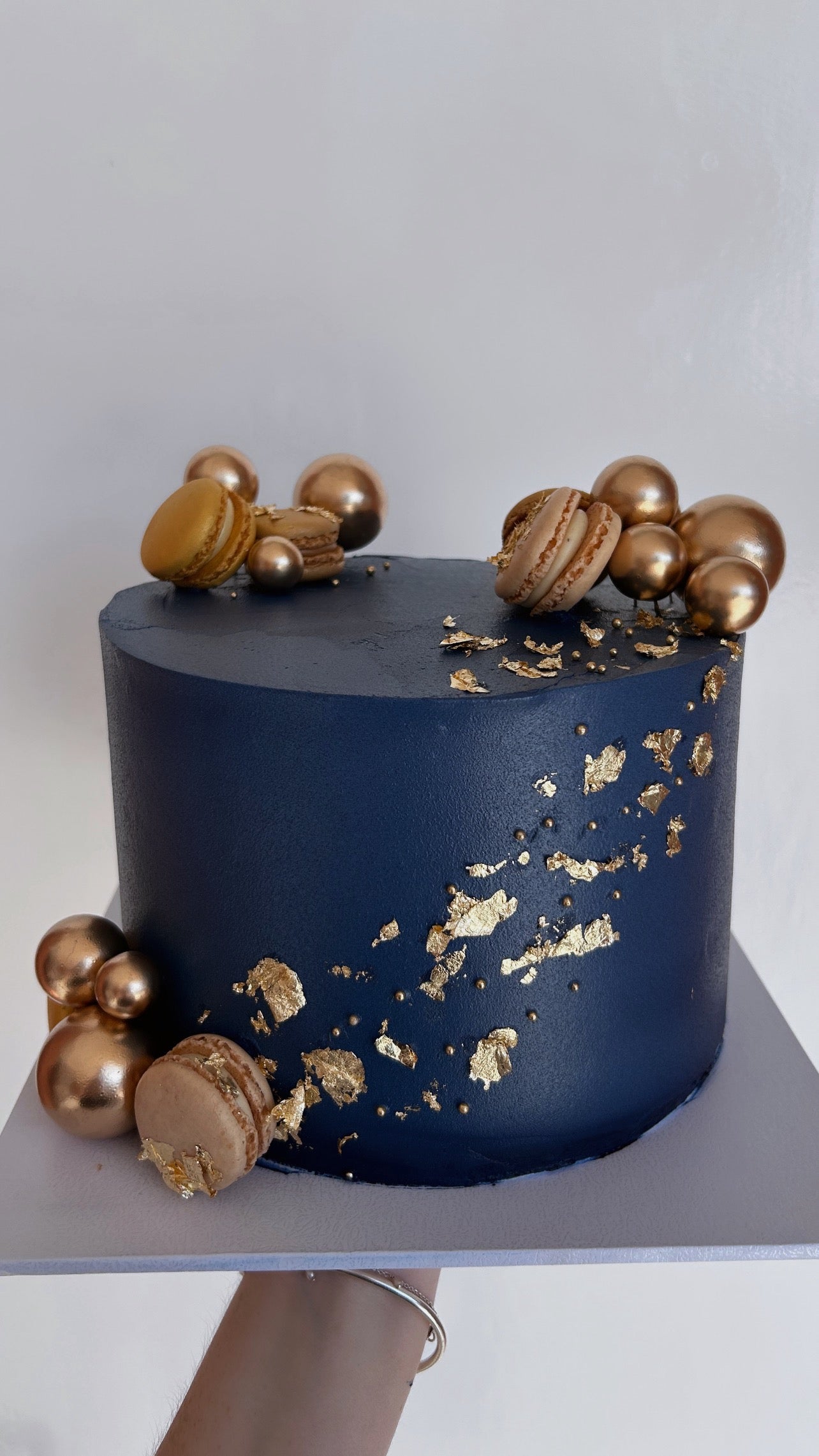 Navy & Gold Cake