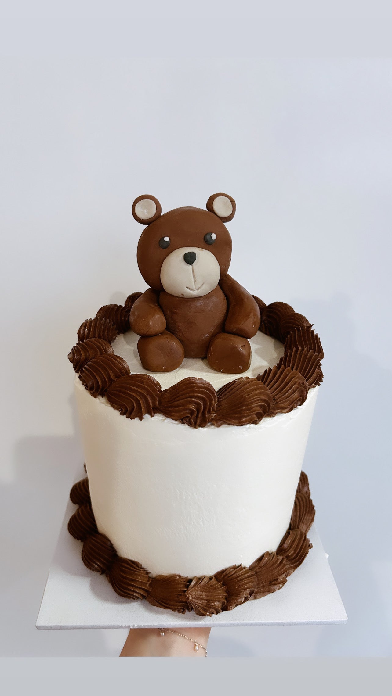 A Bear-y Cute Cake