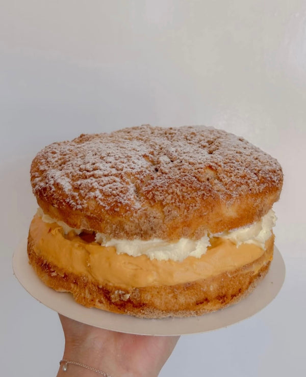 Bee Sting – Lilli Pilli Patisserie