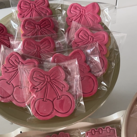 Cherry & Bow Cookie