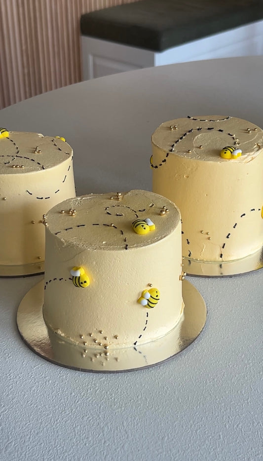 Baby Bumble Cake